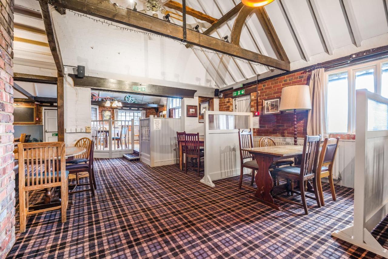 The Walhampton Arms Panzió Lymington Kültér fotó